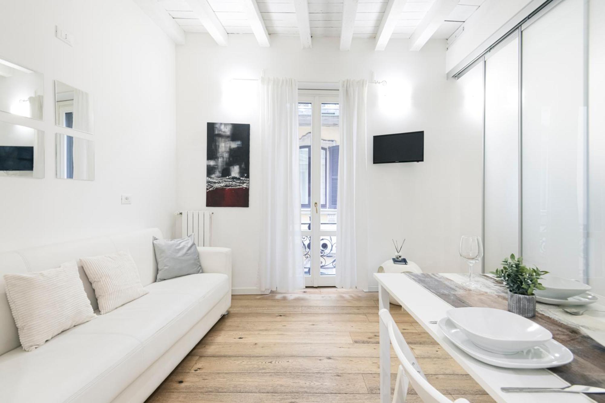 Amazing, New & Fully Furnished Studio In Duomo Apartment Milan Luaran gambar